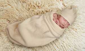 Как правильно запеленать новорожденного в пеленку?