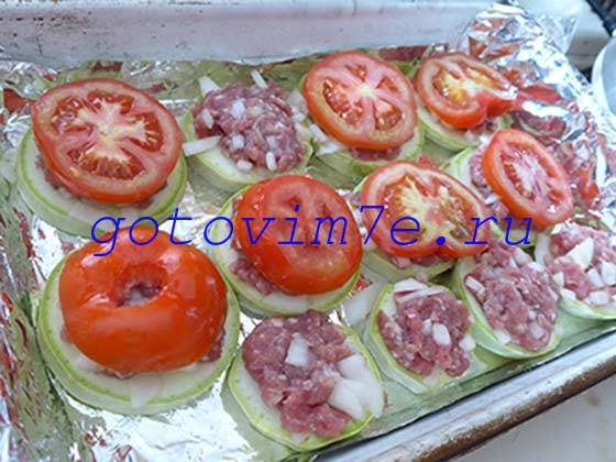 кабачки запеченные в духовке с помидорами сыром сметаной