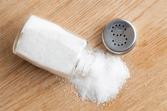 как почистить дубленку солью