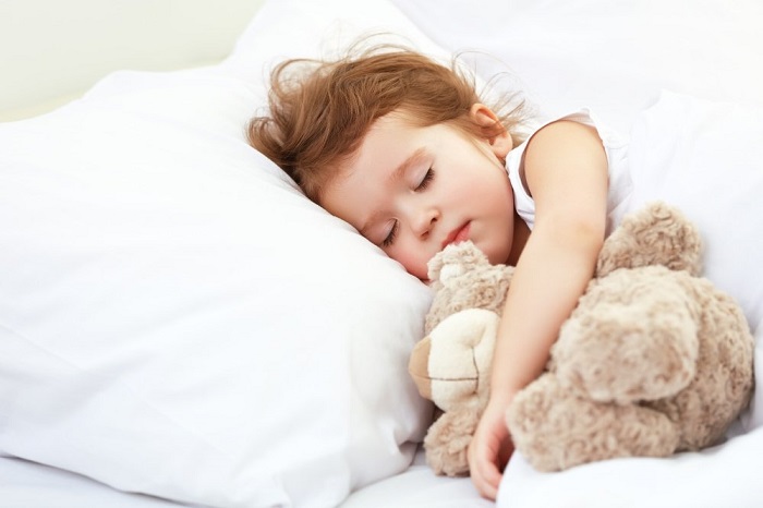 В каком возрасте дети спят на подушке?